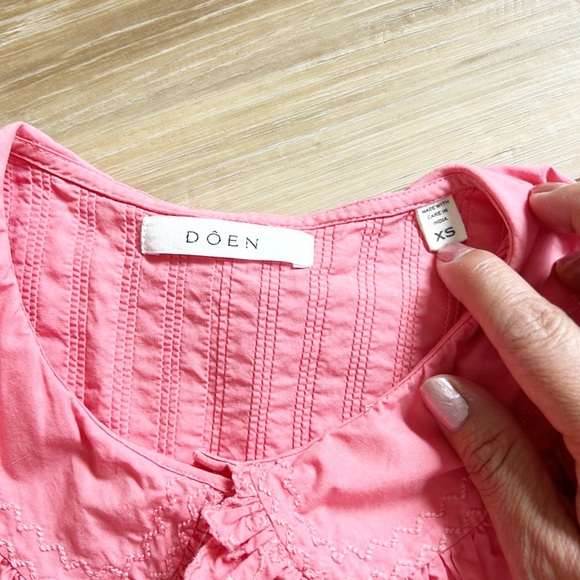 Doen Shirt Womens XS Hickory Blouse
Begonia Pink Ruffles Cottagecore
Feminine - Picture 4 of 15